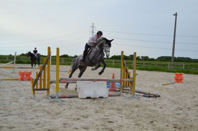 Cours de saut : Chloé et Fashon 