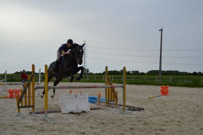 Cours de saut : Léa et Timoun